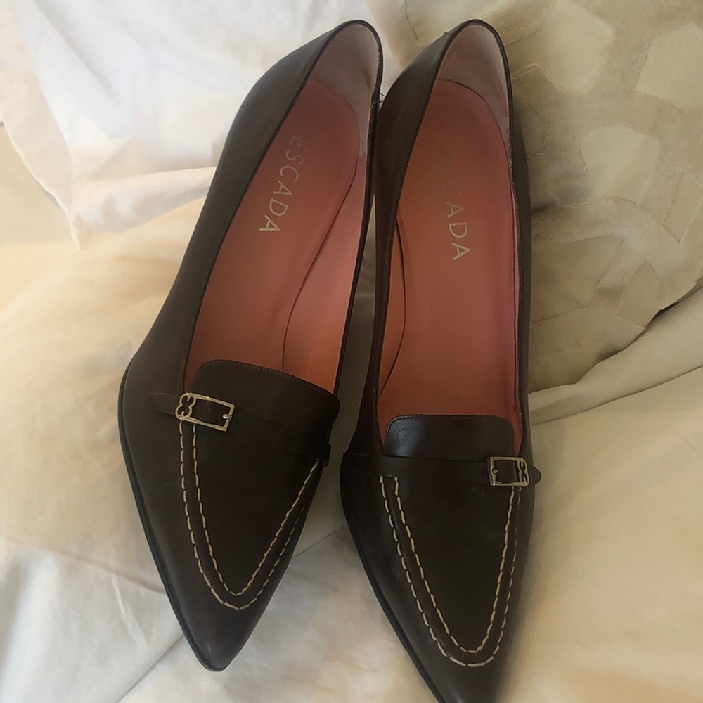 ESCADA size 7-1/2 brown 3” heel great condition.